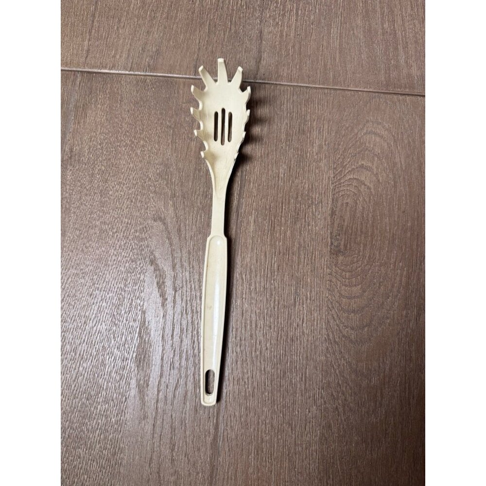Vintage EKCO Nylon Plastic Almond Slotted Spaghetti Pasta Server Spoon Scoop USA